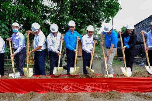 Tổng Liên đoàn Lao động Việt Nam hỗ trợ xây dựng và nâng cấp cầu nông thôn ở Cần Thơ