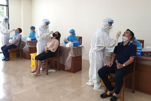 Hà Nội: 705 ca Covid-19 trong 24 giờ qua, còn hơn 97.500 F0 đang điều trị