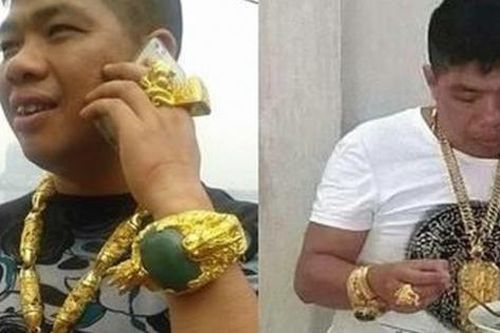 'Đại gia' nổi tiếng mạng xã hội vì đeo trang sức màu vàng trĩu người vừa bị khởi tố là ai?