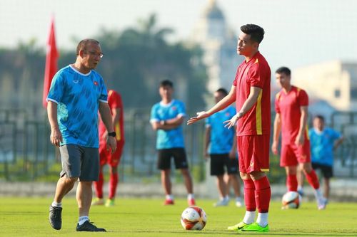 Lý do HLV Park không nói về chấn thương của Tiến Linh