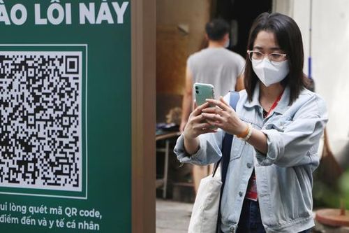 Việt Nam tạm dừng áp dụng khai báo y tế nội địa