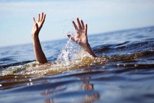 Gia Lai: Theo cha đi bắt cá, cháu bé 4 tuổi tử vong