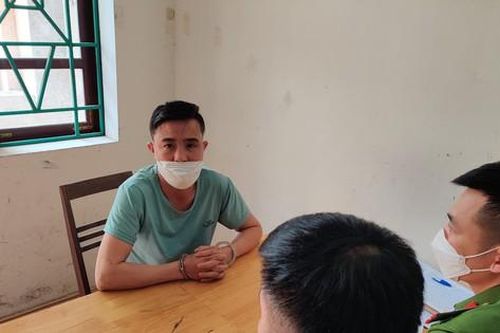 'Bắt cóc' con riêng của người tình để ép về ở cùng