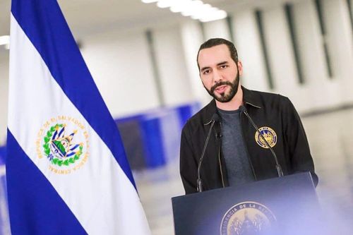 El Salvador đứng trước nguy cơ vỡ nợ sau khi công nhận Bitcoin