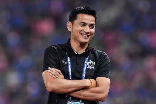 Kiatisuk tư vấn đặc biệt cho HLV Polking nhằm giúp U23 Thái Lan giành HCV SEA Games 31
