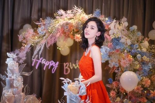 Cổ Lực Na Trát lần đầu có động thái lạ trên trang cá nhân sau 6 năm, fan tò mò phải chăng có biến?