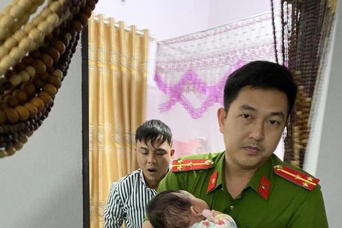 Bắt cóc con riêng của người tình để ép về ở cùng