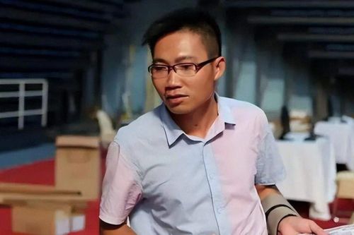 Người đàn ông thi 10 lần để vào Đại học Thanh Hoa