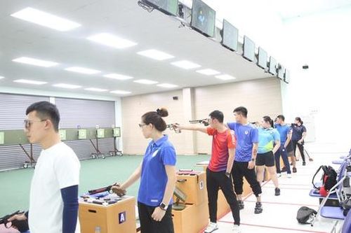 Bắn súng Việt Nam vượt khó tìm vàng