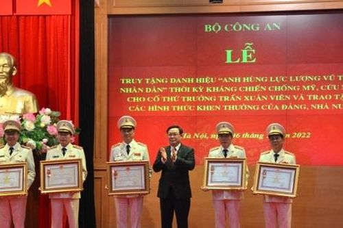Sự hài lòng của nhân dân là thước đo để đánh giá lực lượng công an nhân dân