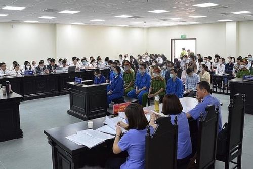 Ba ngân hàng bị lừa 400 tỷ đồng