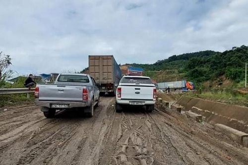Quảng Trị mong muốn hỗ trợ xây dựng cơ sở hạ tầng ở các cửa khẩu