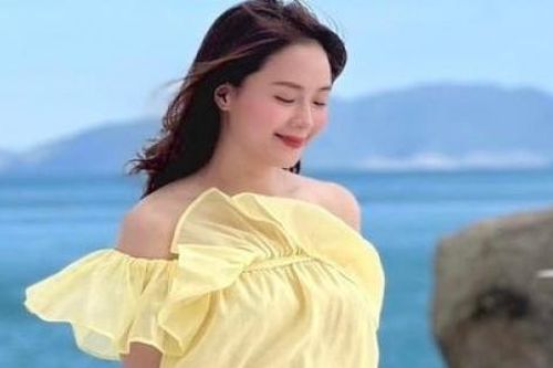 Sao Việt: Hồng Diễm quyến rũ với đầm trễ vai, NSND Thu Hà 'lên đồ' lạ mắt