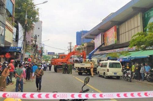 Hé lộ nguyên nhân vụ thi thể đứt rời tay dưới cống