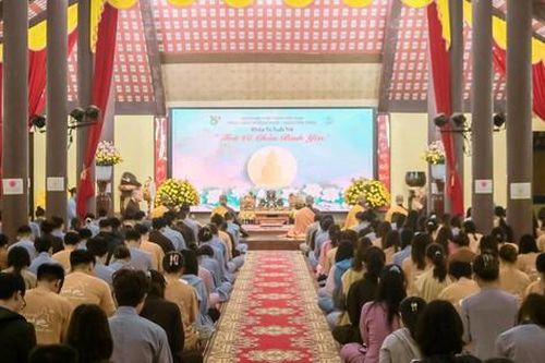 Khóa tu tuổi trẻ 'Trở về chốn bình yên' tại chùa Hòa Phúc