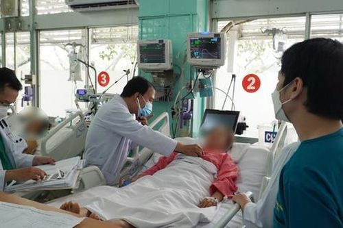 Bị tai biến nặng sau tiêm filler, người phụ nữ phải can thiệp ECMO và chạy thận