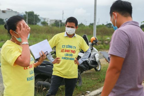 Mỏi mòn đòi sổ đỏ vì mua đất nền trên giấy