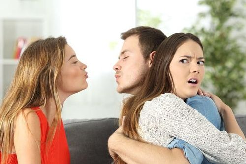 Liệu chồng có bỏ nhân tình để quay về?
