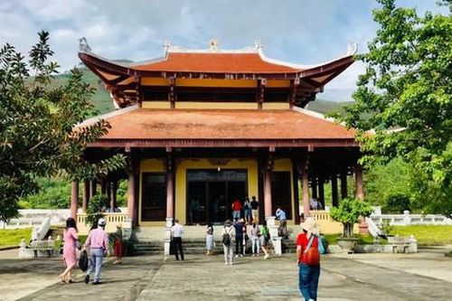 Thăm Chư Tan Kra, tri ân 'Trung đội mũ sắt' ngoan cường