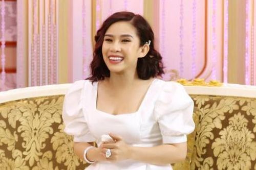Bình Tinh trải lòng về nỗi lo gìn giữ tinh hoa của gia tộc cải lương lừng lẫy một thời