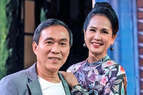 NSND Lan Hương hân hoan đón NSƯT Đỗ Kỷ về nghỉ chế độ