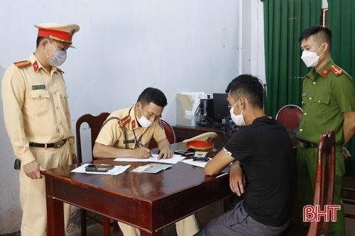 Tài xế người Bắc Ninh 'chơi' ma túy trước khi chạy xe qua Hà Tĩnh