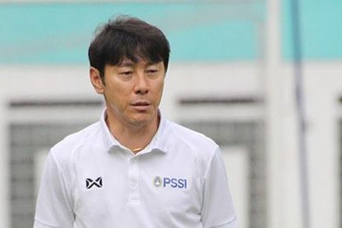 HLV U23 Indonesia bị 'nắn gân' khi thảm bại trước U23 Việt Nam