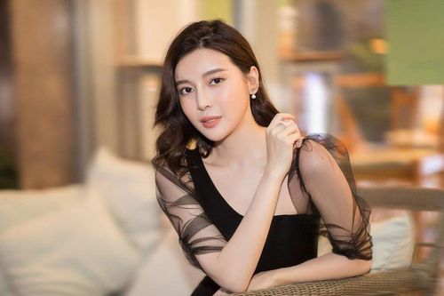 Cao Thái Hà tiết lộ mức cát-sê khủng: 'Cày cuốc' một tháng đã đủ tậu luôn miếng đất mới