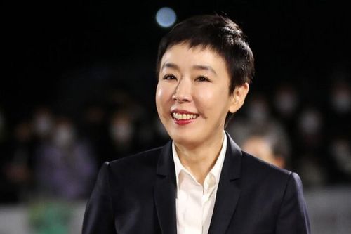 Nữ diễn viên nổi tiếng đột ngột qua đời ở tuổi 55 vì bị xuất huyết não khiến người hâm mộ bàng hoàng