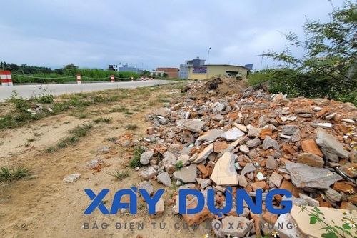 Thành phố Quảng Ngãi: Để người dân đổ trộm rác thải xây dựng, Chủ tịch xã, phường phải chịu trách nhiệm