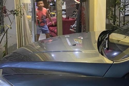 Kỷ luật cán bộ Sở Nội vụ Huế thách thức người dân khi bị nhắc nhở đỗ xe ôtô