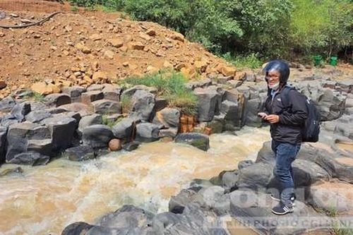 Suối đá cổ ở tỉnh Gia Lai bị đào bới, san lấp