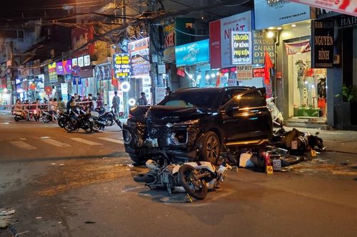 Tài xế ô tô đâm nhiều xe máy ở TP.HCM có nồng độ cồn trong máu