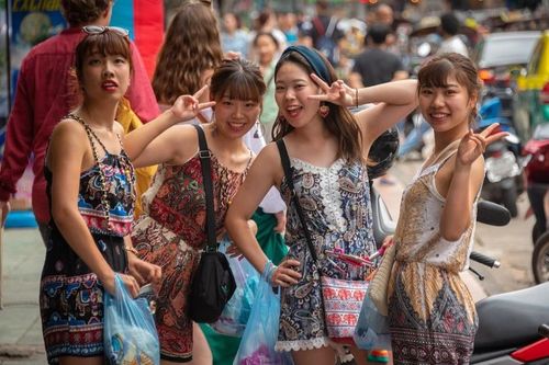 Phố ăn chơi nổi tiếng Thái Lan dần hồi sinh