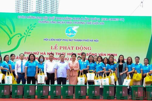 Phụ nữ Hà Nội xây dựng môi trường 'sáng, xanh, sạch, đẹp'