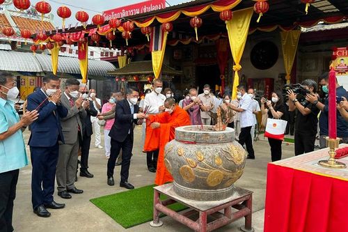 Gắn biển tên Việt cho hai ngôi chùa tại Thái Lan