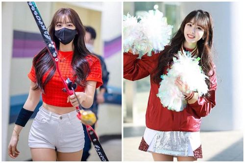 'Nữ thần cổ vũ' mặc gợi cảm khiến triệu người hâm mộ trầm trồ