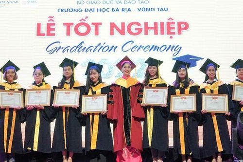 Trường ĐH Bà Rịa - Vũng Tàu trao bằng tốt nghiệp cho 1.443 kỹ sư, cử nhân