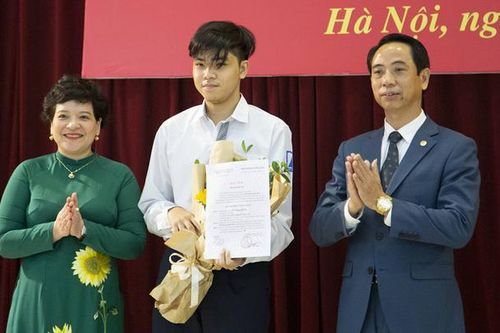 Phát triển Đảng trong học sinh THPT: Động lực để tu dưỡng và học tập tốt