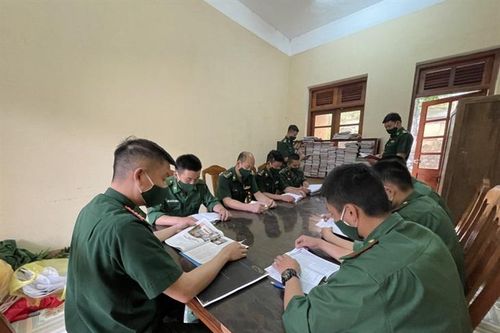 Chú trọng giáo dục chính trị, tư tưởng cho chiến sĩ mới