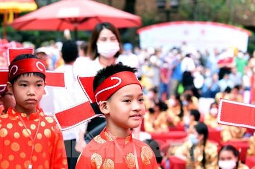 Vinh danh 18 Trạng nguyên nhỏ tuổi và Trạng nguyên bảng vàng ghi danh