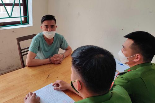 Bắt con 3 tháng tuổi để ép người tình sống chung