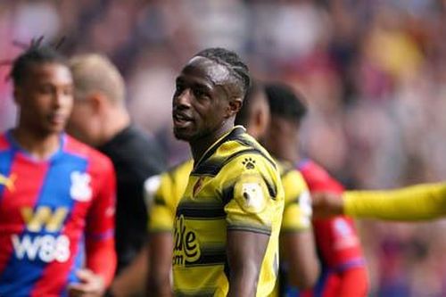 Watford chính thức xuống hạng sau trận thua Crystal Palace