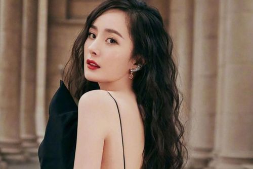Dương Mịch xứng danh người mẹ tốt của Cbiz: Không cho con ruột sống bên cạnh là có lý do