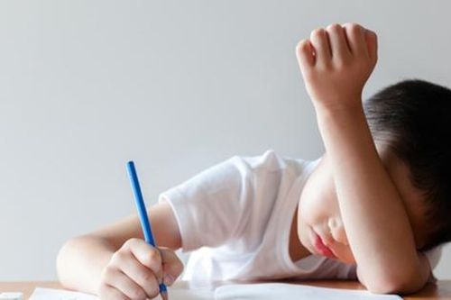 Trẻ 'càng học càng sa sút' vì sống trong những kiểu gia đình thế này