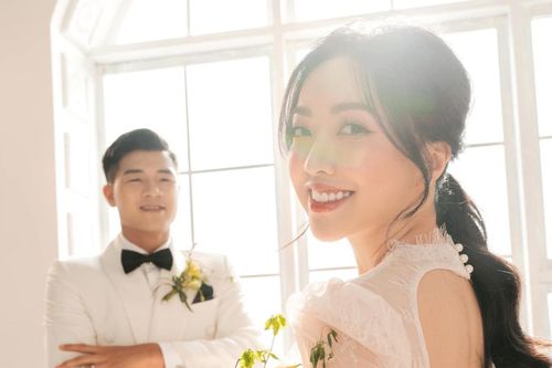 Ảnh cưới đẹp lung linh của tiền đạo Hà Đức Chinh