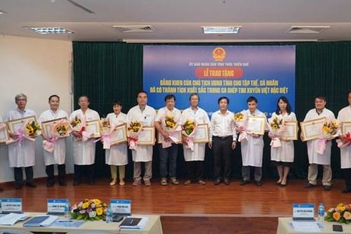 Tặng bằng khen ê kíp thực hiện thành công ca ghép tim xuyên Việt đạt 2 kỷ lục