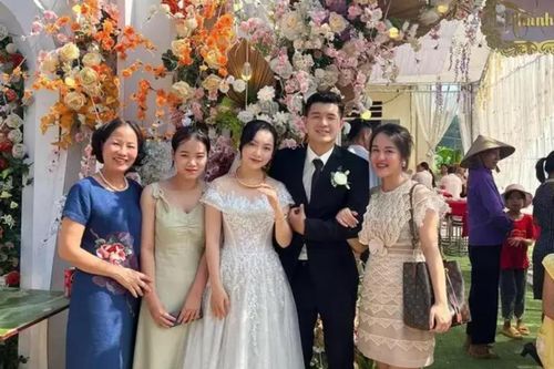 Toàn cảnh đám cưới Hà Đức Chinh, nhan sắc cô dâu vẫn chiếm sóng