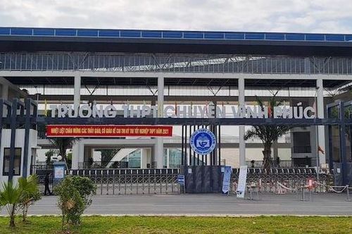 2 học sinh Chuyên Vĩnh Phúc lọt vào đội tuyển dự thi Olympic Toán và Vật lí