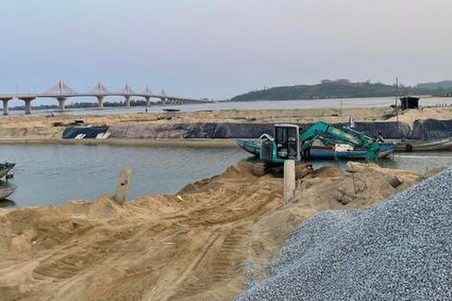 Quảng Ngãi: Phê duyệt quy hoạch, thăm dò, khai thác 305 mỏ khoáng sản làm vật liệu xây dựng thông thường